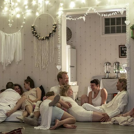 Timo ja Marika halusivat esitellä häissään tantrista elämäntapaa sukulaisille ja ystäville.