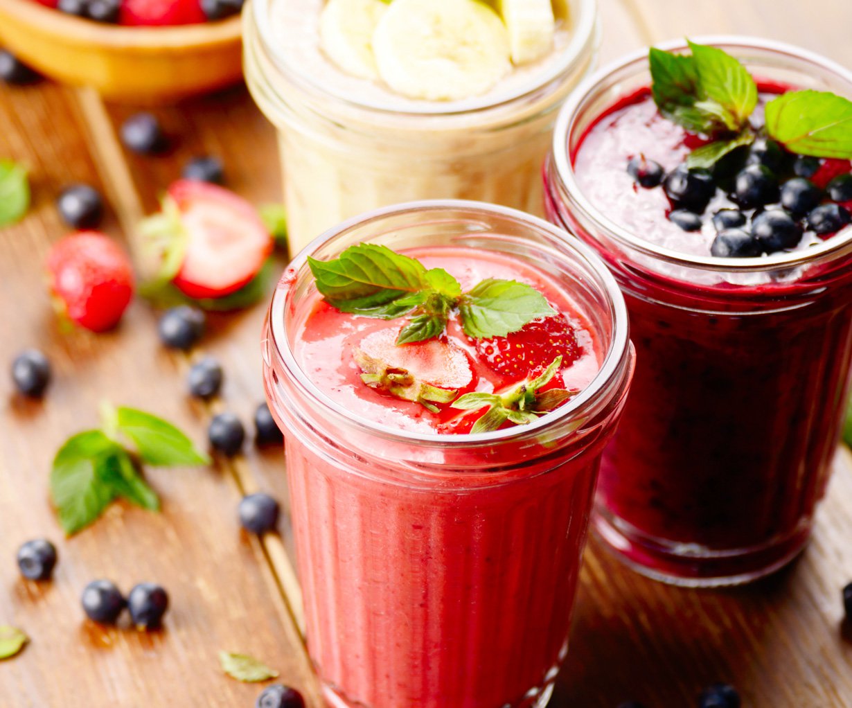 C-vitamiinipitoisten marjojen ja hedelmien syöminen auttaa ehkäisemään ja hoitamaan rakkotulehdusta. Kuva: Shutterstock