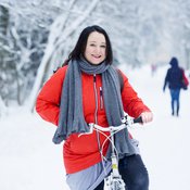 Emma on matkaillut pyöräillenkin: vuonna 2008 hän pyöräili yksin Turusta Jäämerelle. ”Elämäni oli silloin murrosvaiheessa.” Kuva: <span class="photographer">Milka Alanen</span>