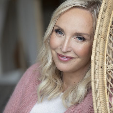 Juttaa harvoin tituleerataan miljonääriksi. ”Ehkä se liittyy arkiseen tyyliini. Minulla ei ole tapana pröystäillä tuloillani.”