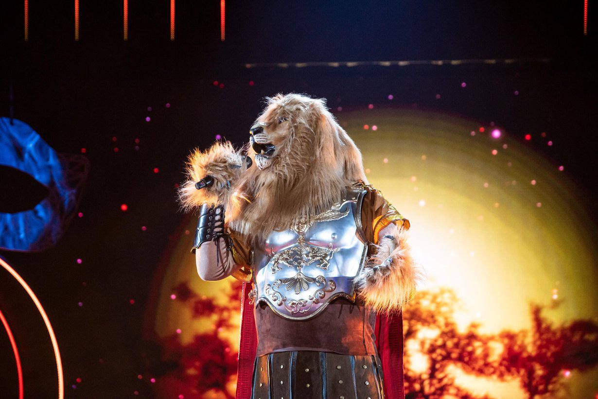 Leijonamaskin takaa paljastui koomikko Sami Hedberg.