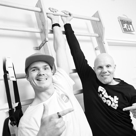 ”Meitä yhdistävät roisi huumori ja intohimo työhön”, Pekka Hyysalo ja Aki Linnanahde kertovat. Sekä rakkaus samaan naiseen.