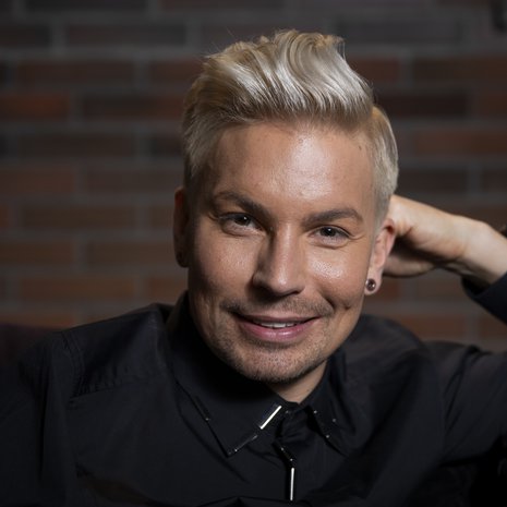 Poptähti Antti Tuiskua valmennetaan kuin huippu-urheilijaa.