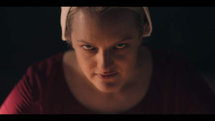June (Elisabeth Moss) on täynnä vastarintaa. Kuva: <span class="photographer">HBO</span>