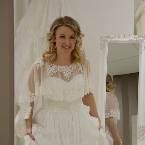 Sydämellinen ja elämänmyönteinen Heidi tekee töitä kehitysvammaisten ohjaajana.
