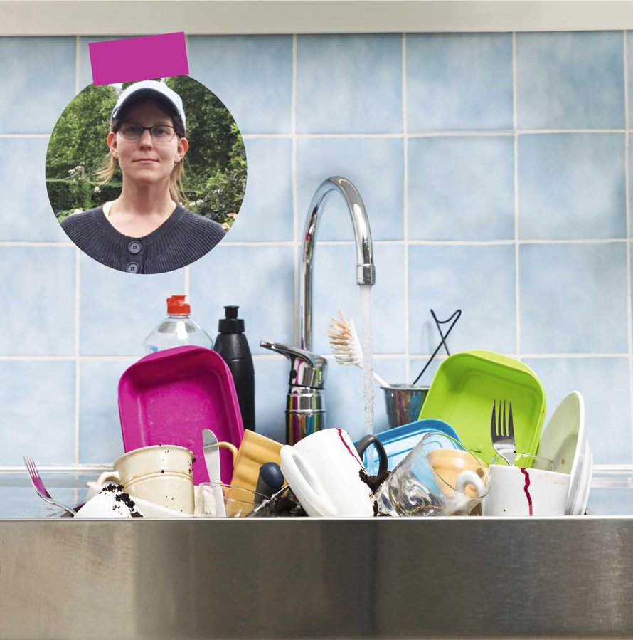– Tiskipöytäkaaos johtui siitä, että kaikki toivoivat jonkun siivoavan, mutta meidän perheessämme tätä henkilöä ei hirveästi näkynyt, Annette sanoo.