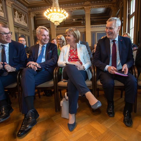 Seuraavaa hallitusta ovat olleet muodostamassa Juha Sipilä (kesk.), Pekka Haavisto (vihr.), Anna-Maja Henriksson (r.), Antti Rinne (sd.) ja Li Andersson (vas.).