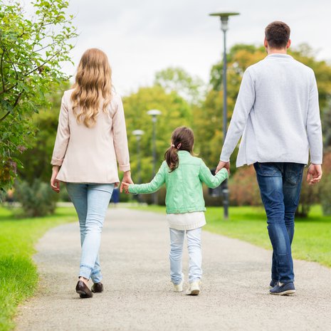 Psykoterapeutti Oihonna VIlhun mukaan entistä useampi jakaa vakikumppaninsa kanssa vain vanhemmuuden ja arjen käytännön vastuut.