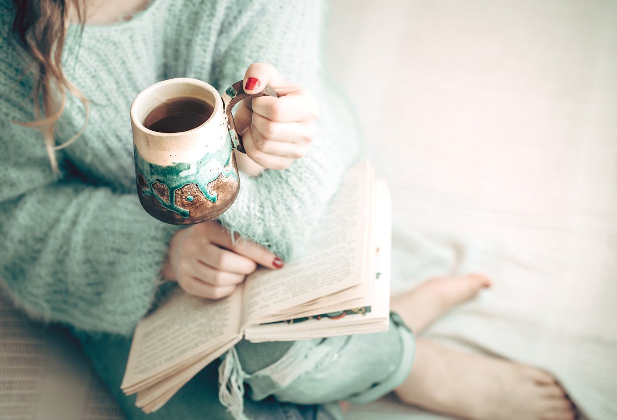 Syksy, mikä ihana tekosyy jäädä kotiin ja vain lukea. Kuva: Shutterstock.