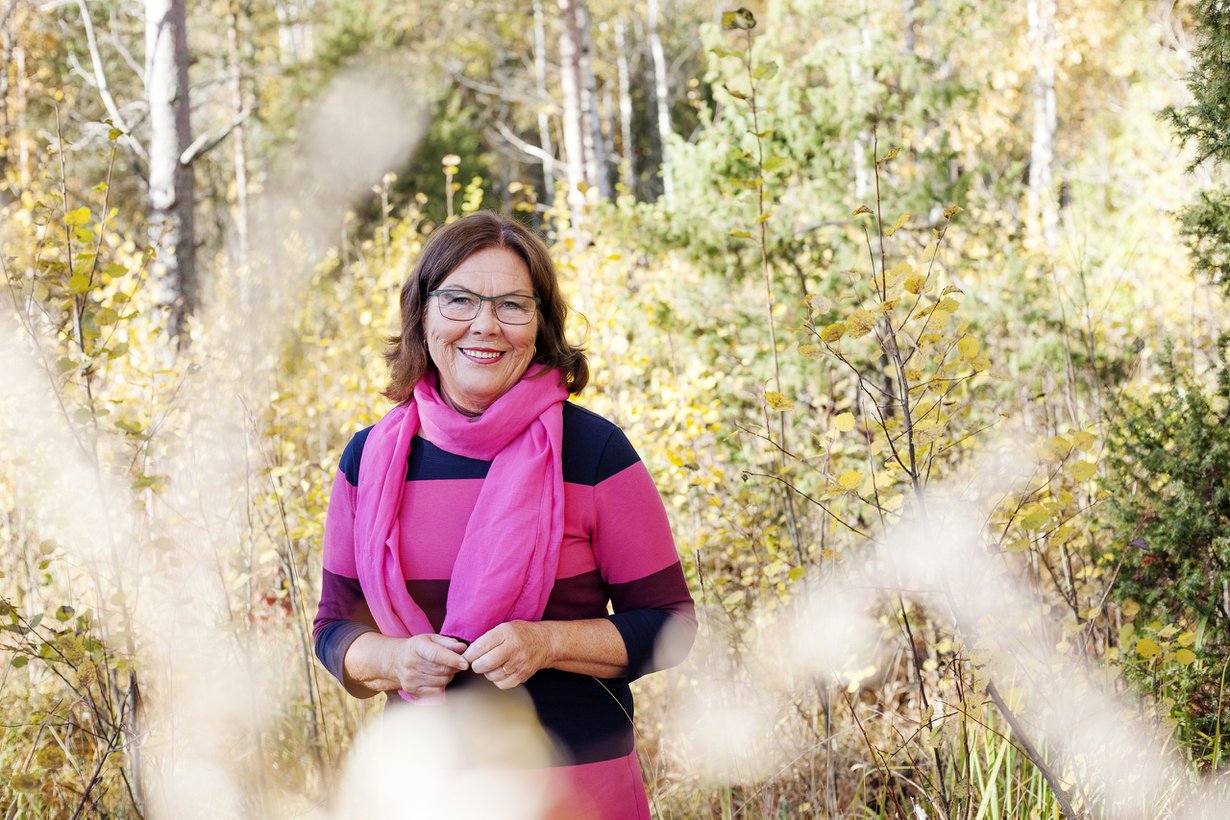 ”Liian harvoin puhutaan siitä, että tässä iässä pienet lapset ovat jo aika väsyttäviä. Eivät ne hoidu siinä sivussa samalla tavoin kuin pari-kolmekymmentä vuotta sitten, Tuula Kallioniemi sanoo. Kuvat: Riina Peuhu