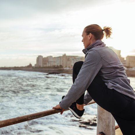 Lenkkeilyyn on hyvä yhdistää myös lihaskuntotreeniä. Kuva: <span class="photographer">Shutterstock</span>