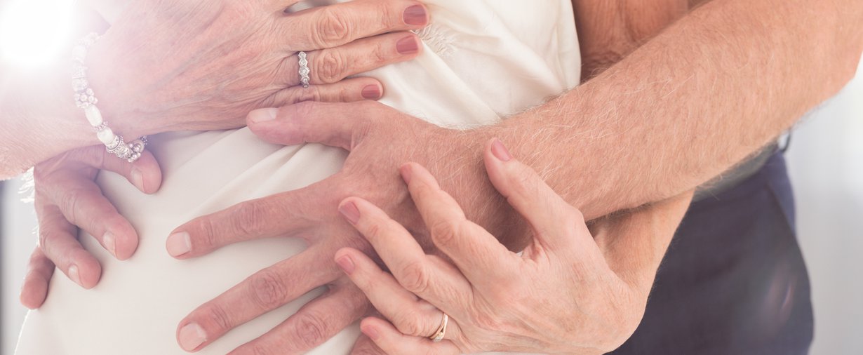 Netti on täynnä innokkaita nuoria miehiä, jotka haluavat seuraa vanhemmista naisista. Kuva: Shutterstock