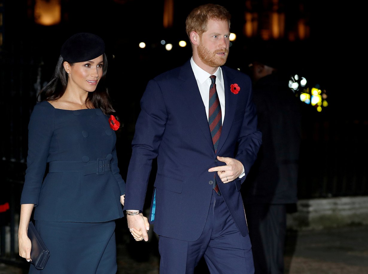 Meghanilla, Harrylla, parin syntymättömällä lapsella ja perheen koirilla on tiedossa muutto. Kuva: Reuters