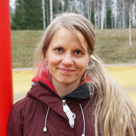 Lotta-Leena Vornanen luki erityisherkkyydestä kirjasta ja tajusi, että tämähän kuulostaa tutulta.