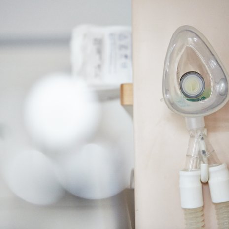Rutiinin kääntöpuolena voi olla se, ettei kätilö aina muista synnyttäjän näkökulmaa, kätilö Katriina Bildjuschkin pohtii. Kuva: <span class="photographer">Piia Arnould</span>
