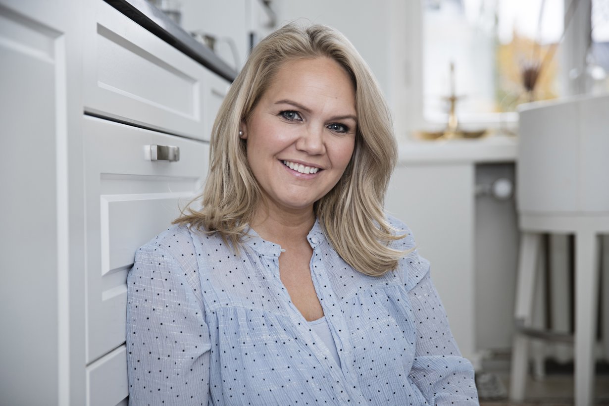 Laura Andersson on ammatiltaan meikkaaja. "Meikkaan aina samalla tavalla, ei väliä, onko arki tai juhla."