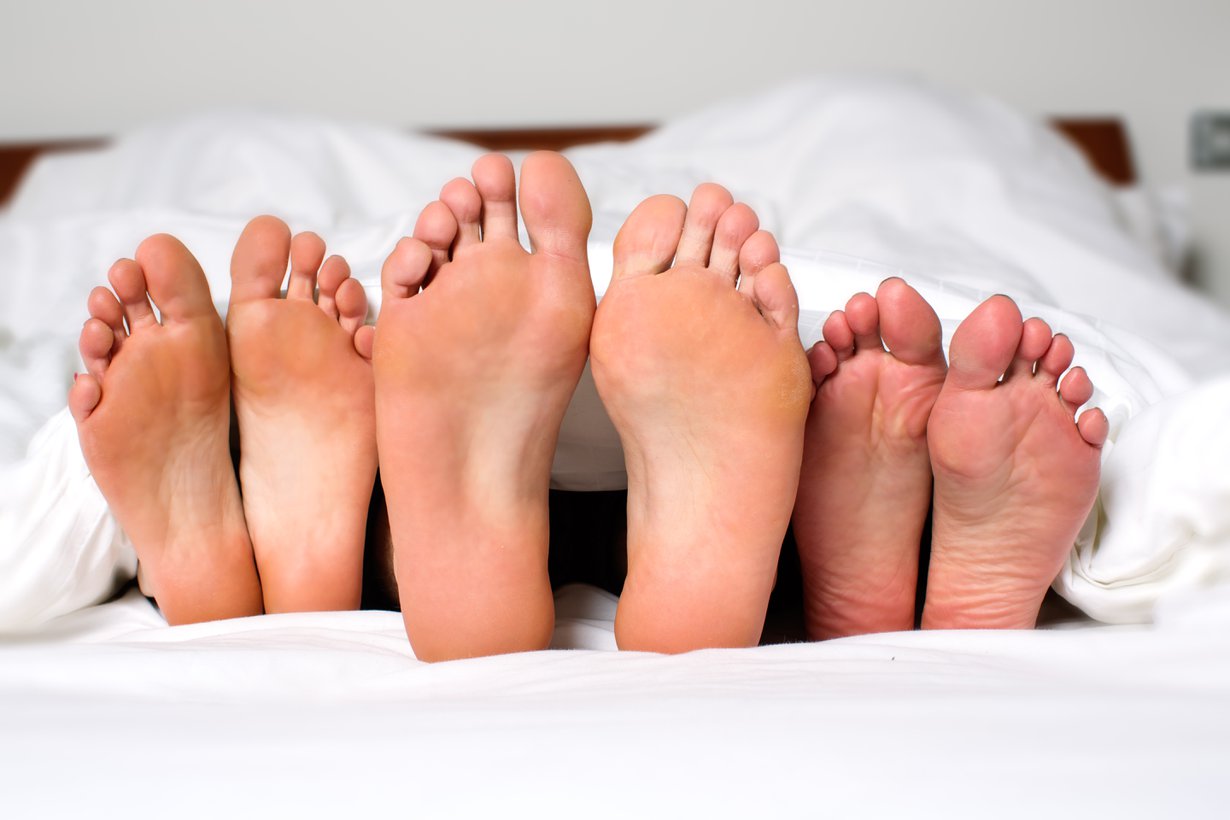 Avoimessa suhteessa voi harrastaa myös kimppakivaa. Kuva: Shutterstock