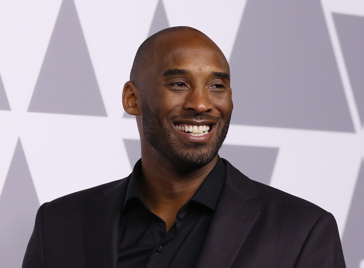 Koripallotähti Kobe Bryant kuoli helikopteriturmassa sunnuntaina.