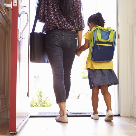 40 prosenttia ruuhkavuosiaan elävistä suomalaisista kokee, että työn ja muun elämän yhteensovittaminen on vaikeaa. Kuva: <span class="photographer">ShutterStock</span>