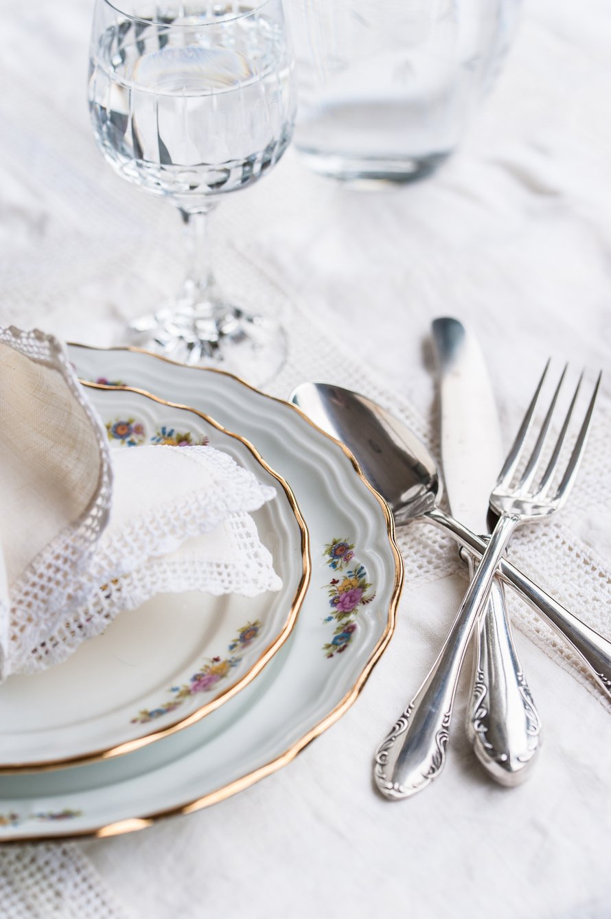 Harvasta kodista löytyy juhla-astioita vaikkapa 20 ihmiselle. Vuokraa omasi toiselle! Kuva: <span class="photographer">Shutterstock</span>