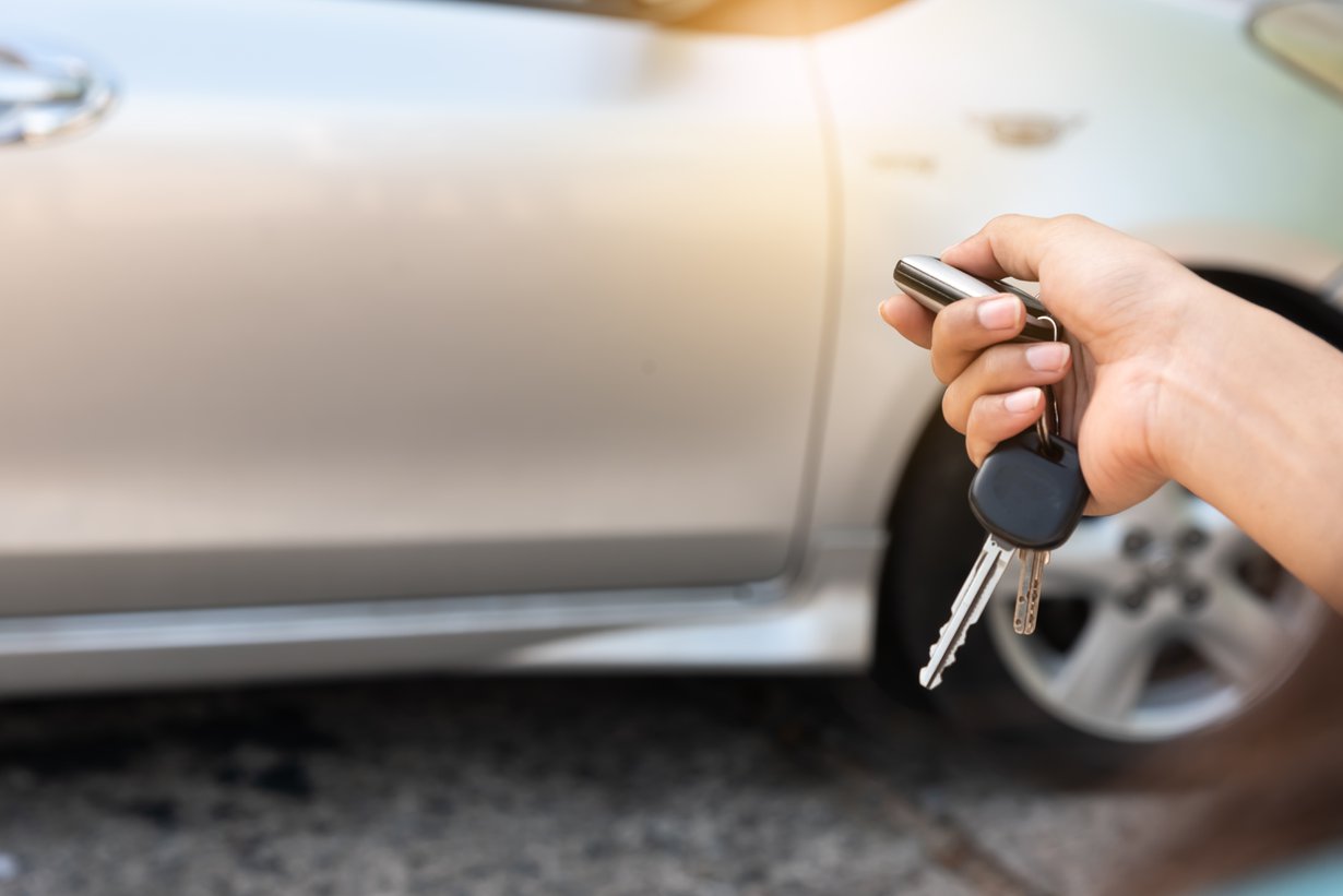 ”Jätä auto tähän ja lähde meidän mukaan.” Tällaisiakin taksinkuljettajana työskentelevä Peppi kuulee usein.