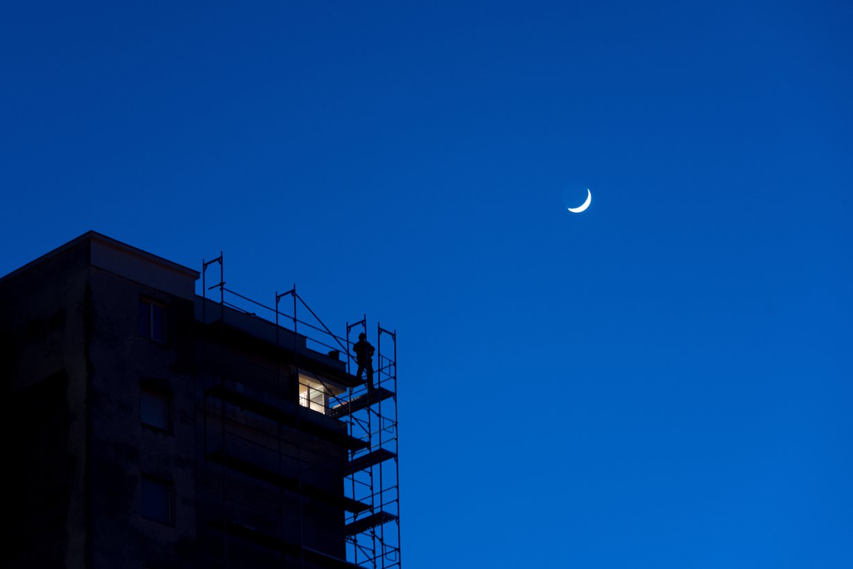 ”Koitapa Maija saada hommat tehtyä, aamuvuoro alkaa kohta!” Kuva: Shutterstock