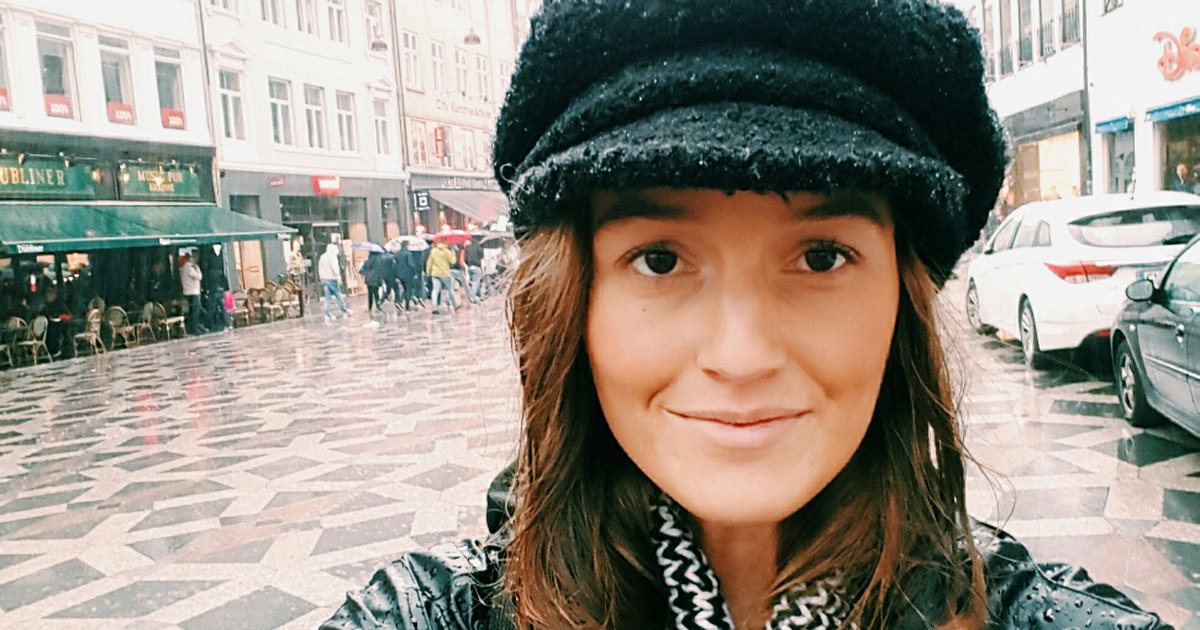 57 vuotta vanha julkkis dating 18 vuotta vanhakytkennät Locator-sovellus