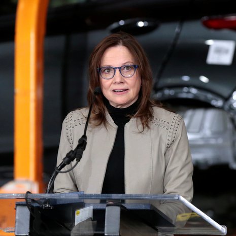 Hän on Mary Barra. Et ehkä tunne häntä, koska hän ei tyypillisen johtajan tavoin pidä itsestään meteliä. Kannattaa kuitenkin tutustua: Barra on kaikkien aikojen ensimmäinen naispuolinen autoteollisuusyrityksen toimitusjohtaja. Sen jälkeen kun hän aloitti tehtävässään, General Motors tahkosi ennätyksellistä voittoa kolme vuotta putkeen.