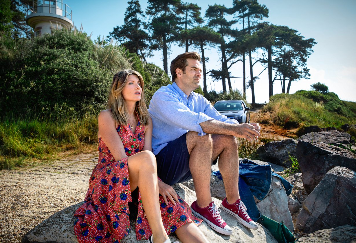 Komedian pääosanesittäjät Sharon Horgan ja Rob Delaney ovat myös luoneet ja käsikirjoittaneet sarjan. Kuva: Ylen kuvapalvelu