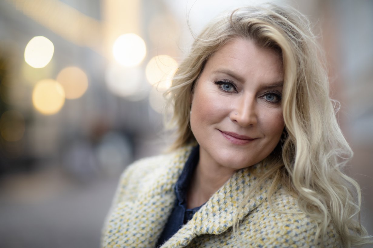 Yhteys Azra-tyttäreen syntyi helposti. ”Tykkäämme toisistamme paljon. Minun pitää vain opetella, ettei elämäni ole enää sama, johon olin tottunut”, Annika Metsäketo sanoo.