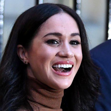 Herttuatar Meghanin kerrotaan osallistuvan hovin kriisikokoukseen pirauttamalla Kanadasta.
