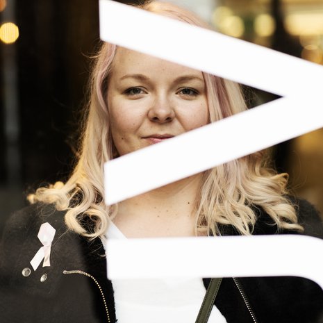 Jenni Koistista on joskus hävettänyt kertoa muille vanhempiensa tuesta, koska hän tietää olevansa etuoikeutettu.