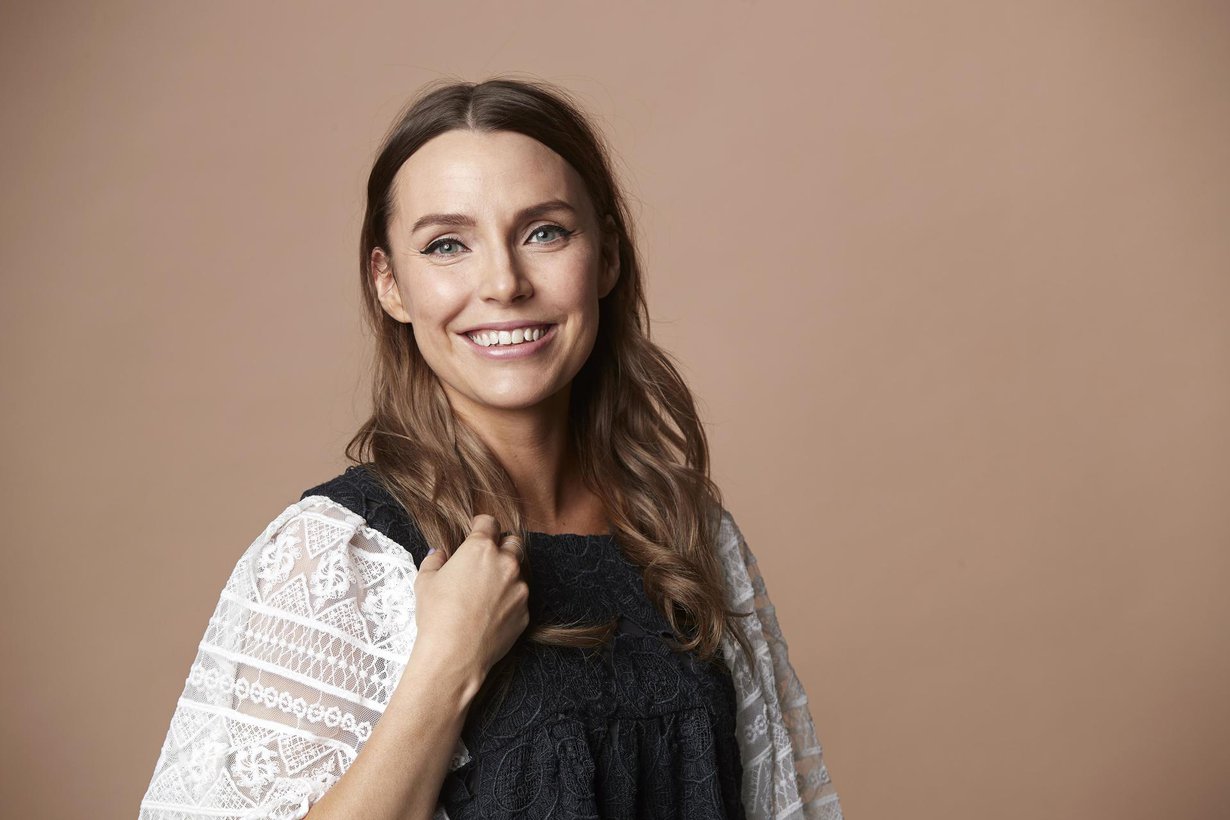 Karoliina Pentikäinen on kotimaisen kirjallisuuden ja suomen kielen maisteri, jolla on keskivaikea lukihäiriö.