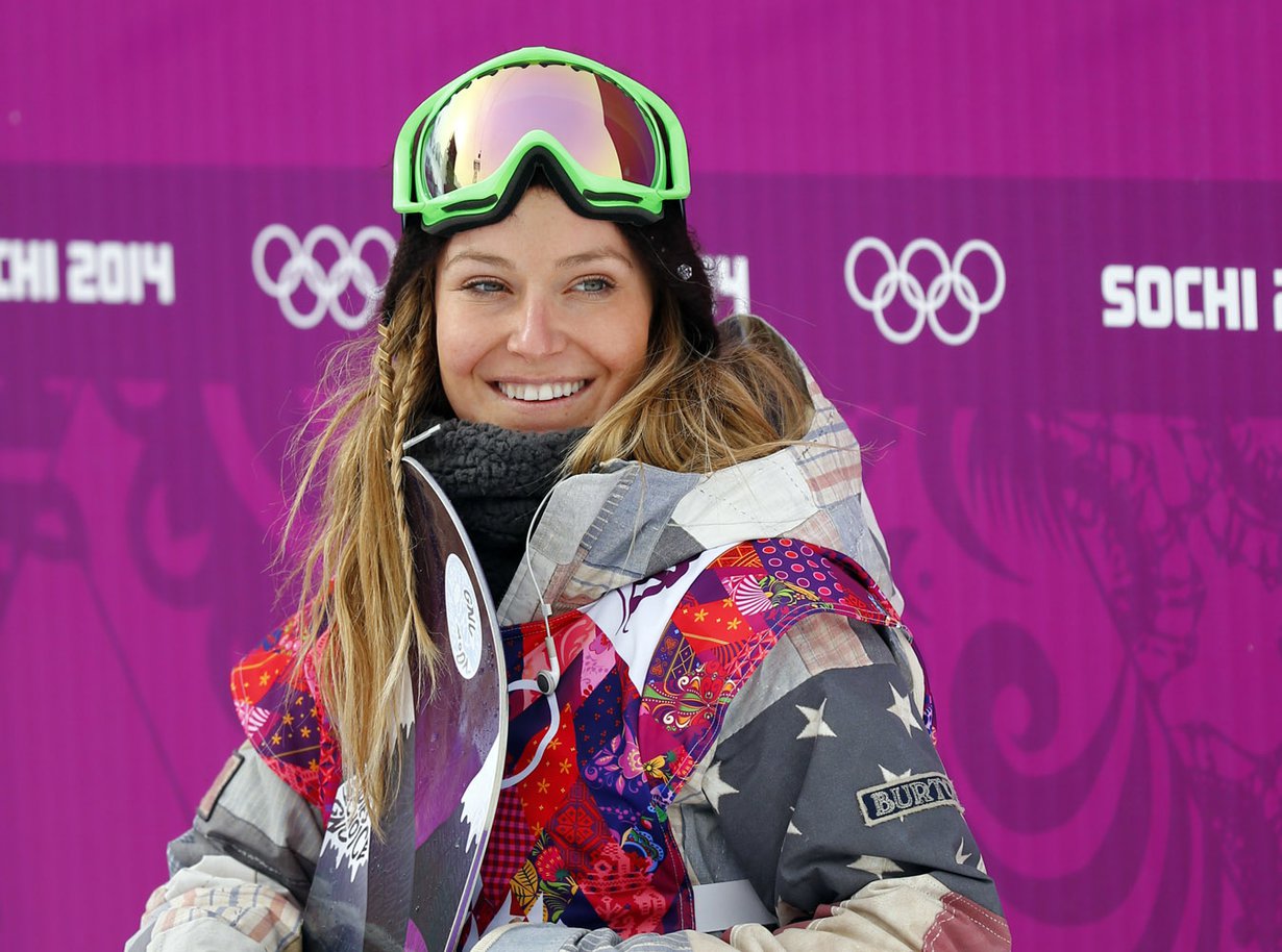 Kultamitalisti Jamie Anderson käyttää Tinderiä. Kuva Reuters/Mike Blake