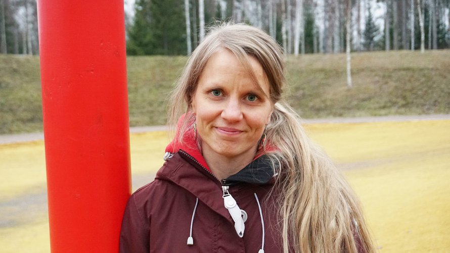 Lotta-Leena Vornanen luki erityisherkkyydestä kirjasta ja tajusi, että tämähän kuulostaa tutulta.