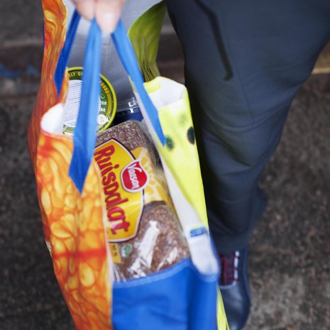 Helsingin Myllypurossa jaetaan ruokaa kolmesti viikossa.