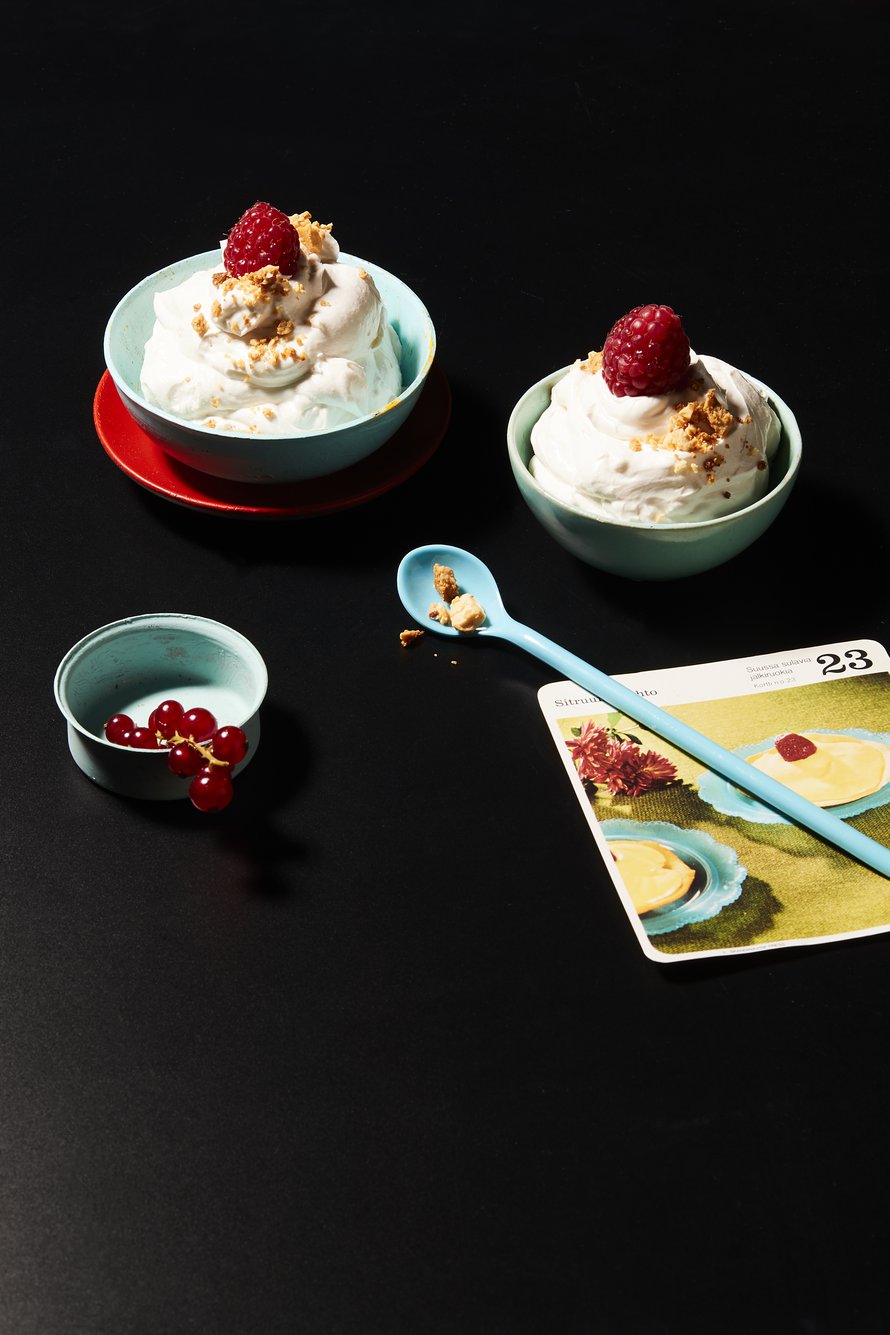 Lemoncurd-mousse on moderni versio klassisesta sitruunavaahdosta.