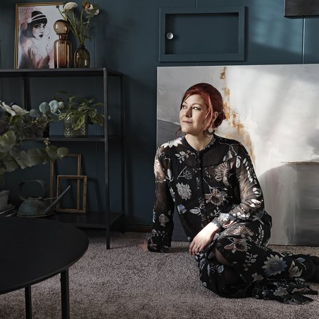 Kun Laura Huhtakallio sai potkut teknisen alan työpaikastaan, maalausharrastuksesta tuli puolivahingossa uusi ammatti.