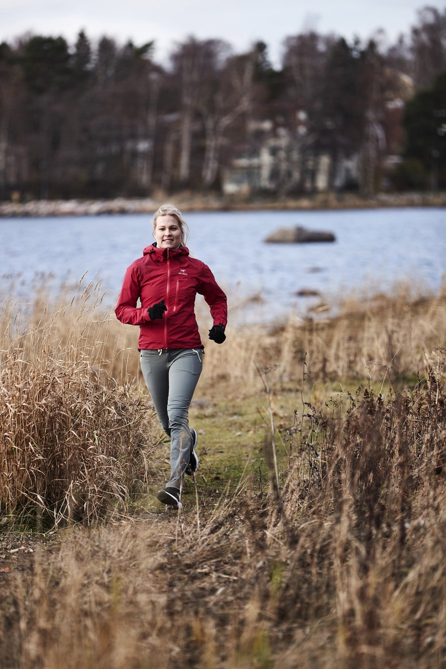 Sanna Lehtinen ei käytä treenatessaan mitään mittareita, eikä hän omista edes vaakaa.