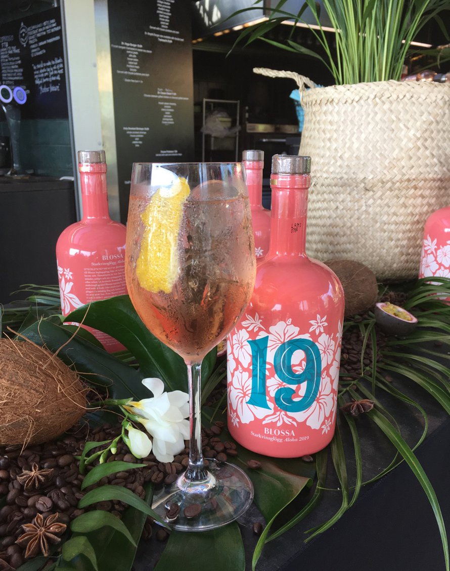 Blossan uusi vuosikertaglögi sopii hyvin kylmään spritziin.