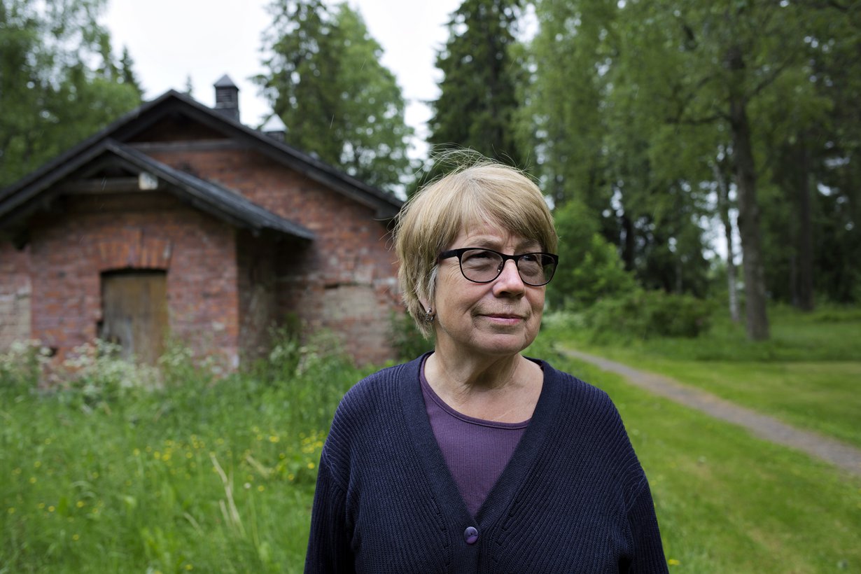 Nuorempana Outi Berghäll ei osannut kiinnostua sisällissodan tapahtumista. ”Koulussakin historian opetus loppui vuoteen 1905.”