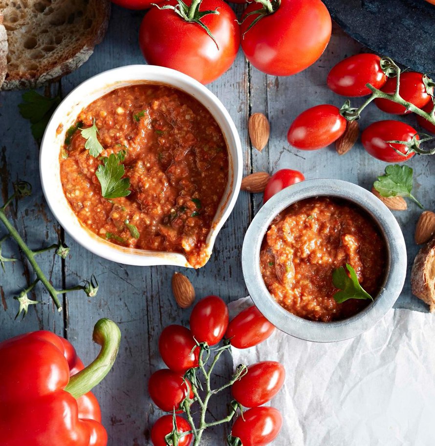 Romescon ihanuus piilee paahdetuissa tomaateissa ja paprikoissa.