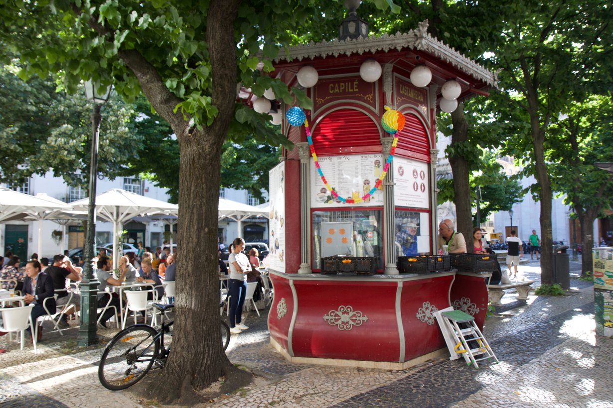 Largo de São Paulo -aukiolla on yksi Lissabonin kauneimmista kioskeista.