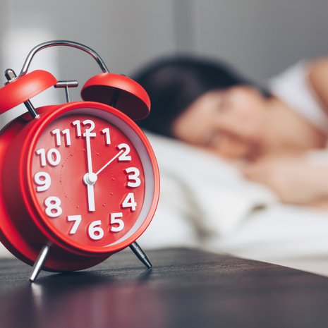 Kello käy. Biologinen kello valvottaa aamuyöllä, kun vaihdevuodet alkavat. Kuva: <span class="photographer">Shutterstock</span>