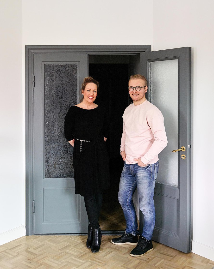 Laura ja Kare Suojanen ideoivat vanhasta kolmiosta viisihenkiselle perheelleen toimivan kodin.