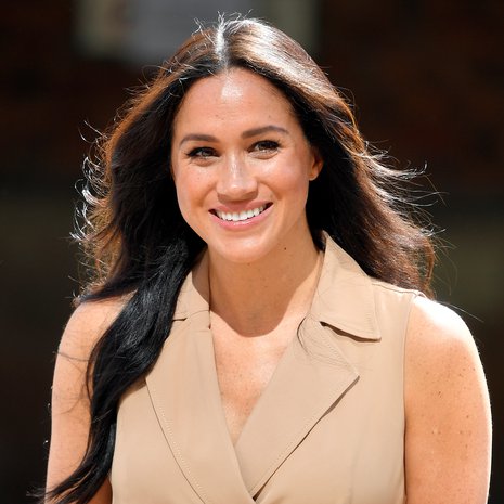 Meghan on osoittanut, että takkimekko voi olla paitsi ryhdikäs myös rento valinta.