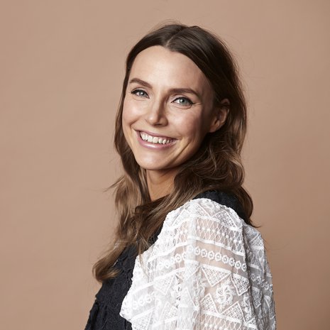 Karoliina Pentikäinen riemuitsee jokaisesta alipalkatusta työtehtävästä, josta uskaltaa nykyisin kieltäytyä. Kuva: <span class="photographer">Juha Salminen</span>