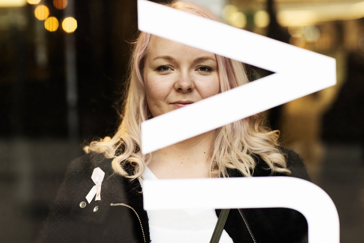 Jenni Koistista on joskus hävettänyt kertoa muille vanhempiensa tuesta, koska hän tietää olevansa etuoikeutettu.