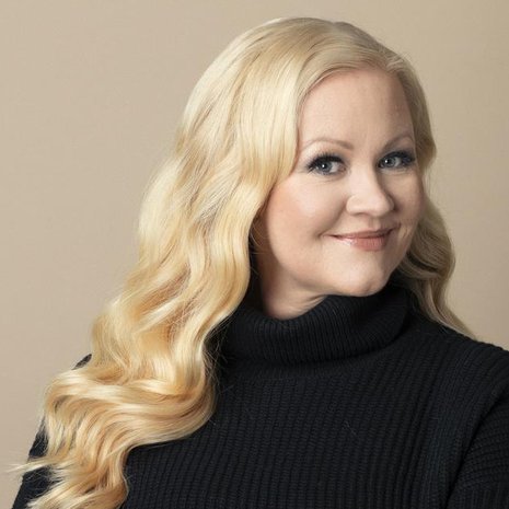 Lotta Backlundin mielestä iltasadun pitäisi olla ihmisoikeus.