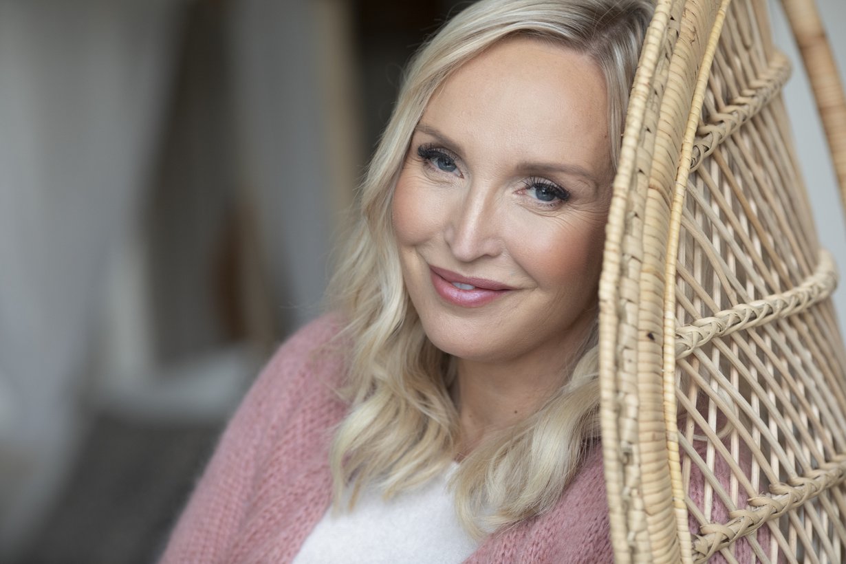 Juttaa harvoin tituleerataan miljonääriksi. ”Ehkä se liittyy arkiseen tyyliini. Minulla ei ole tapana pröystäillä tuloillani.”
